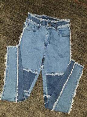 Frayed Patchwork Light Blue Women’s Jeans | Size Small Stretch